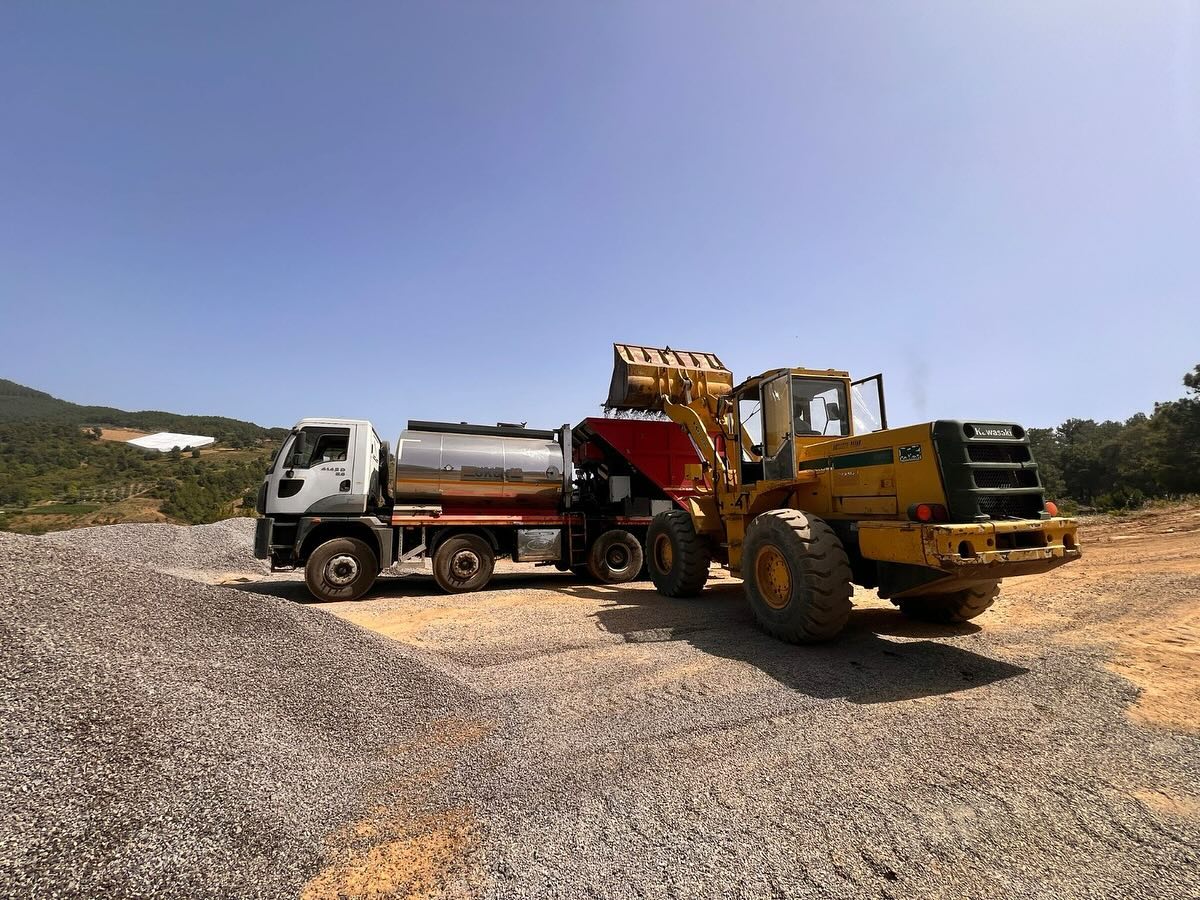 Antalya Büyükşehir Belediyesi’nden Gazipaşa’ya Asfalt Müjdesi: Bozuk Yollar Modernize Ediliyor!