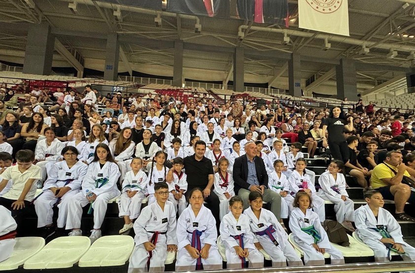 Antalya Spor Salonu

İl Millî Eğitim Müdürümüz Sayın Salih Kaygusuz, Antalya Gen