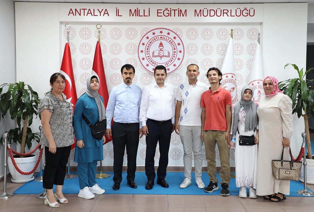 Beyaz Baston Görme Engelliler Derneği Başkanı Sayın Özgür Koca ve yönetim kurulu