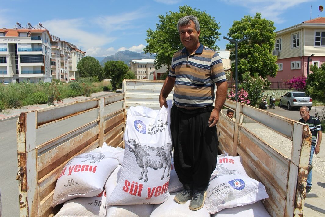 Artan yem maliyetlerine karşı üreticilerimizi yalnız bırakmıyoruz 

Antalya Büyü