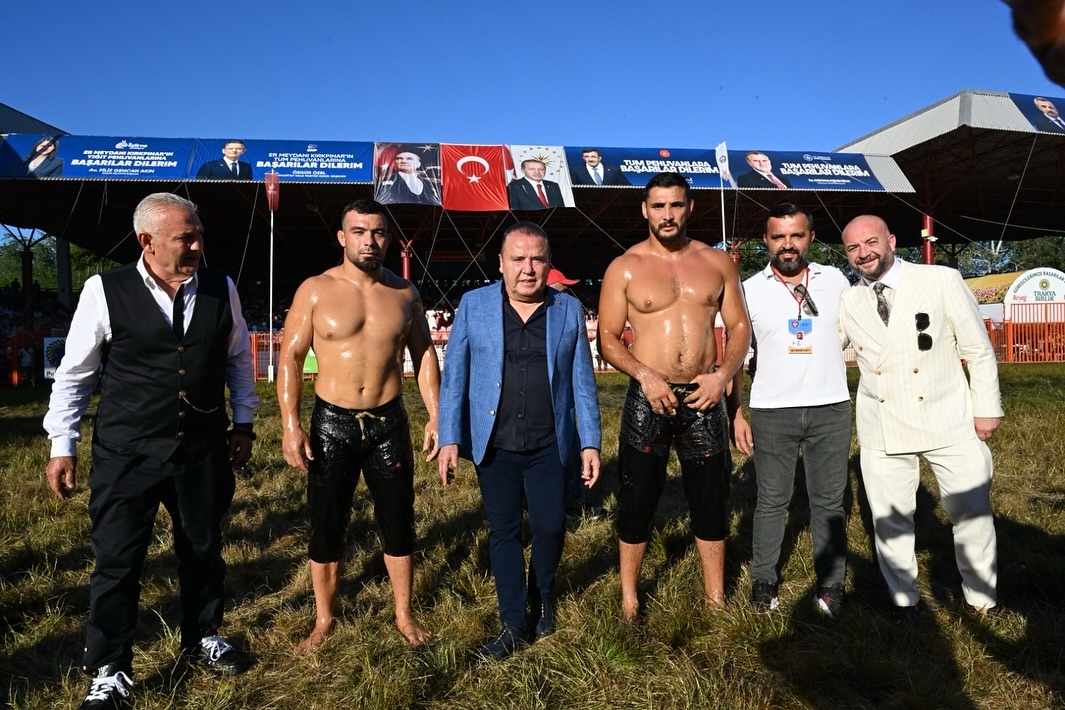 Kırkpınar’a Antalya Büyükşehir damgası 

663’üncü Tarihi Kırkpınar Yağlı Pehliva