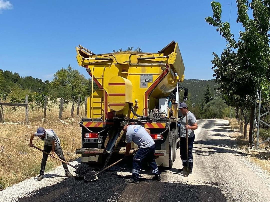 Akseki’nin yolları yenileniyor 

Antalya Büyükşehir Belediyesi olarak, planlı, k