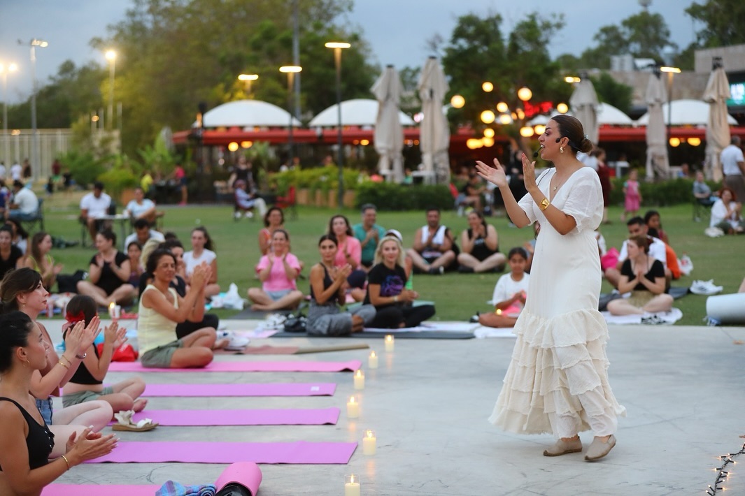 Vatandaşlarımızı yoga ile buluşturduk

Antalya Büyükşehir Belediyesi olarak, Kon