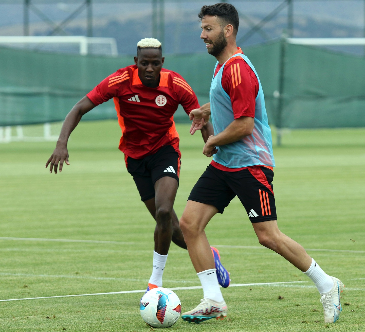 Takımımız, günün ikinci antrenmanı ile yeni sezon hazırlıklarını sürdürdü.