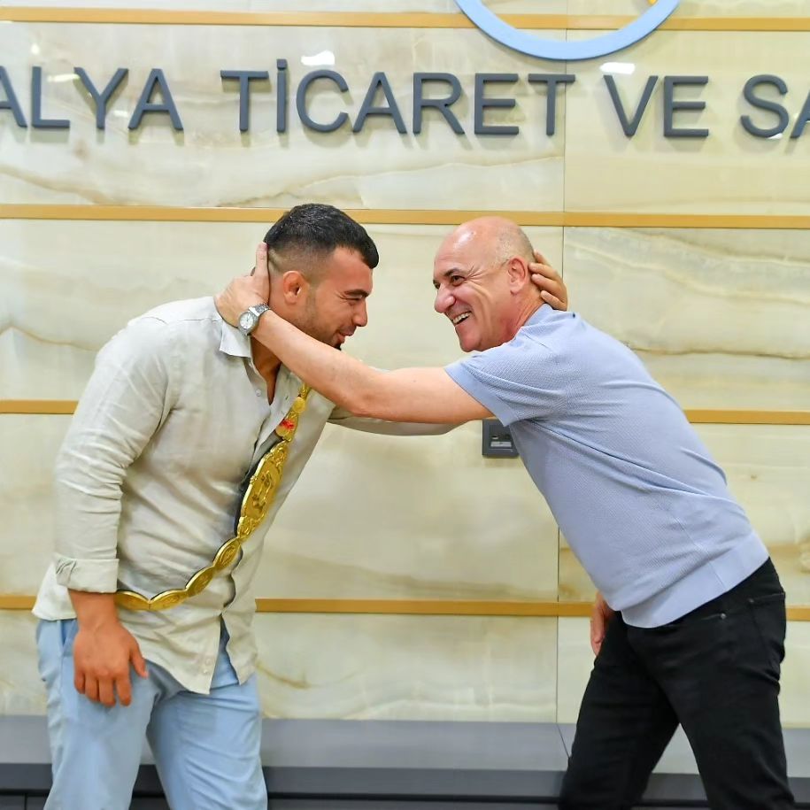 Antalya’ya üst üste ikinci kez altın kemeri getirerek 663’üncü Tarihi Kırkpınar