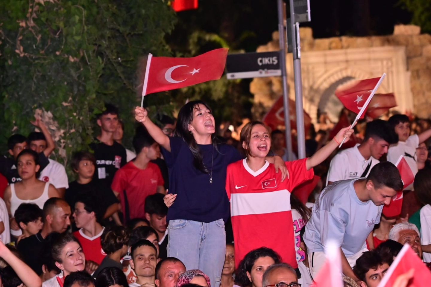 Canınız sağ olsun çocuklar.