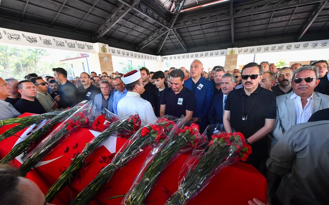 Yönetim Kurulu Başkanımız Ali Bahar, Uncalı Kent Mezarlığı Camii’nde kılınan iki