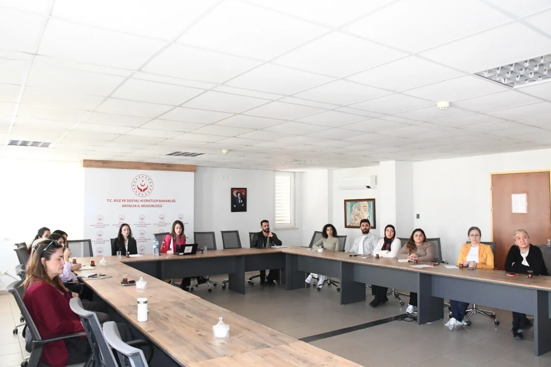 Antalya'da Ebeveyn Kaybı Yaşayan Çocuklar İçin Kapsamlı Eğitim Düzenlendi - Detay Görsel 1