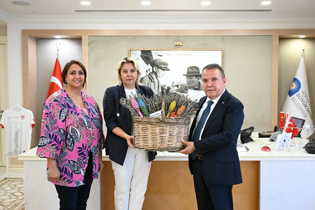 Atıl arazileri lavanta bahçesine dönüştürdük 

Antalya Büyükşehir Belediyesi ola