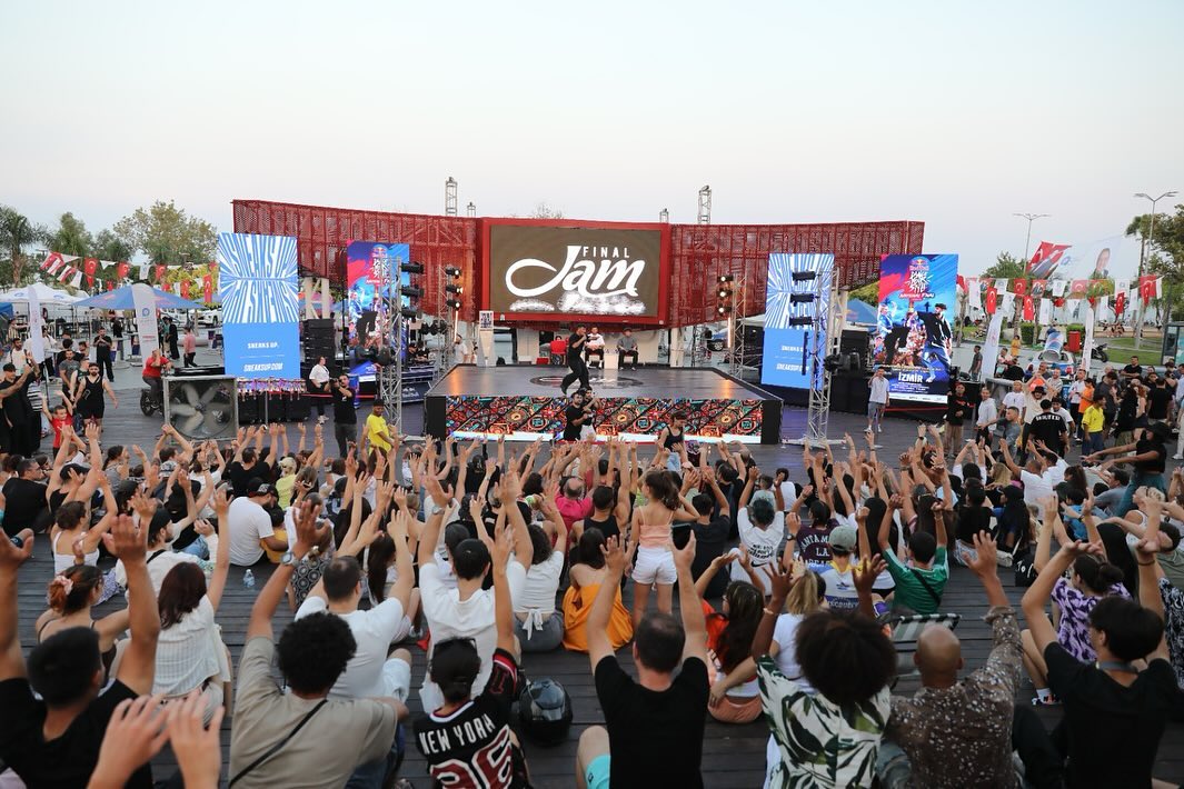 Uluslararası Gençlik ve Dans Festivali sona erdi 

Antalya Büyükşehir Belediyesi