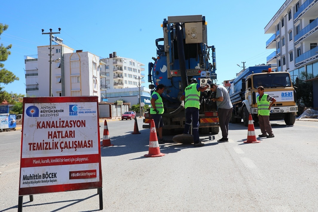 Kepez’de kanalizasyon hatlarını temizliyoruz 

Planlı, kurallı ve kimlikli bir k