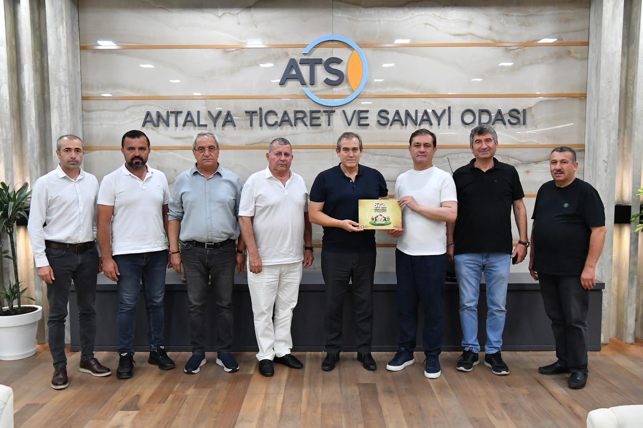 Elmalı Belediye Başkanı Halil Öztürk, hayatını kaybeden merhum ATSO Yönetim Kuru