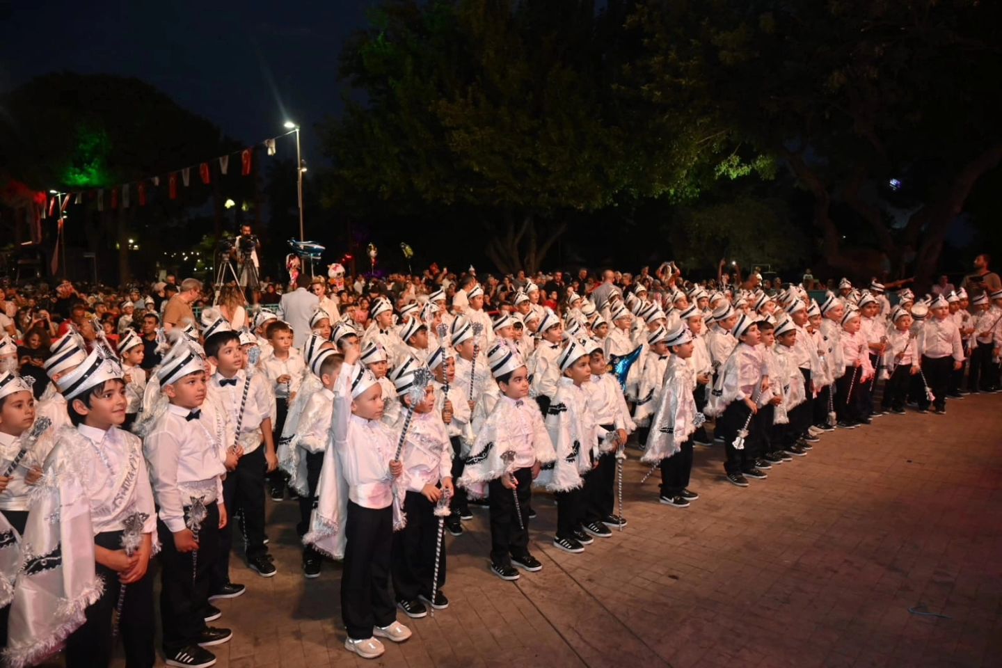 Kepez Belediyesi Sünnet Şöleni büyük bir coşkuya sahne oldu.