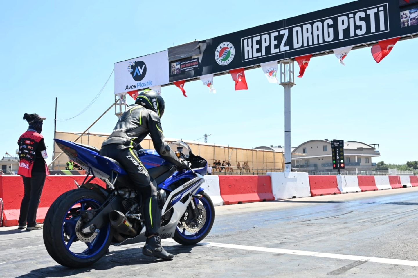 Moto Drag Türkiye Şampiyonası 1. Ayağı Kepez Drag Pisti’nde başladı.