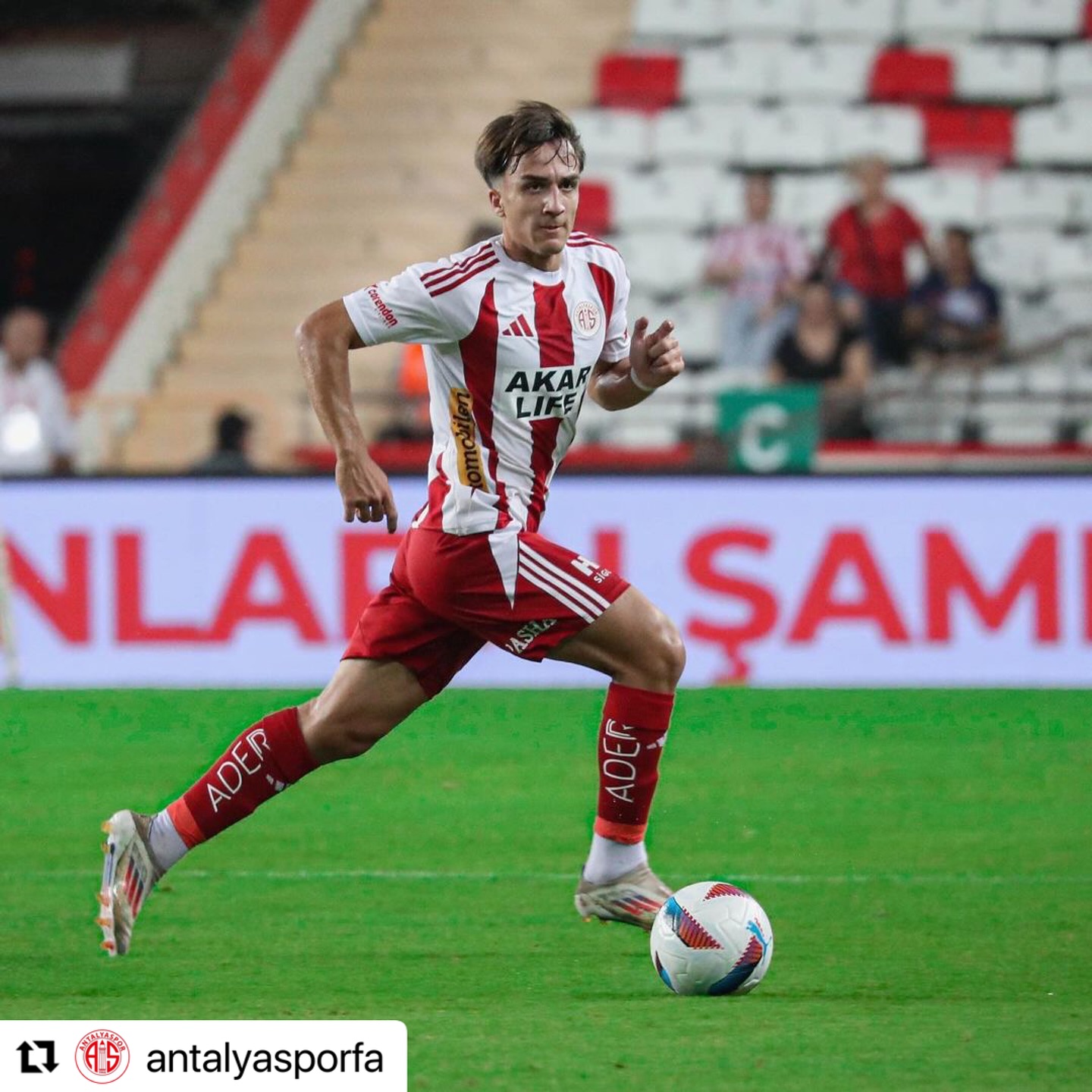 ・・・
 Futbolcularımız Burak İngenç ve Kağan Arıcan, U19 Millî Takımımızın 6-8 Eyl