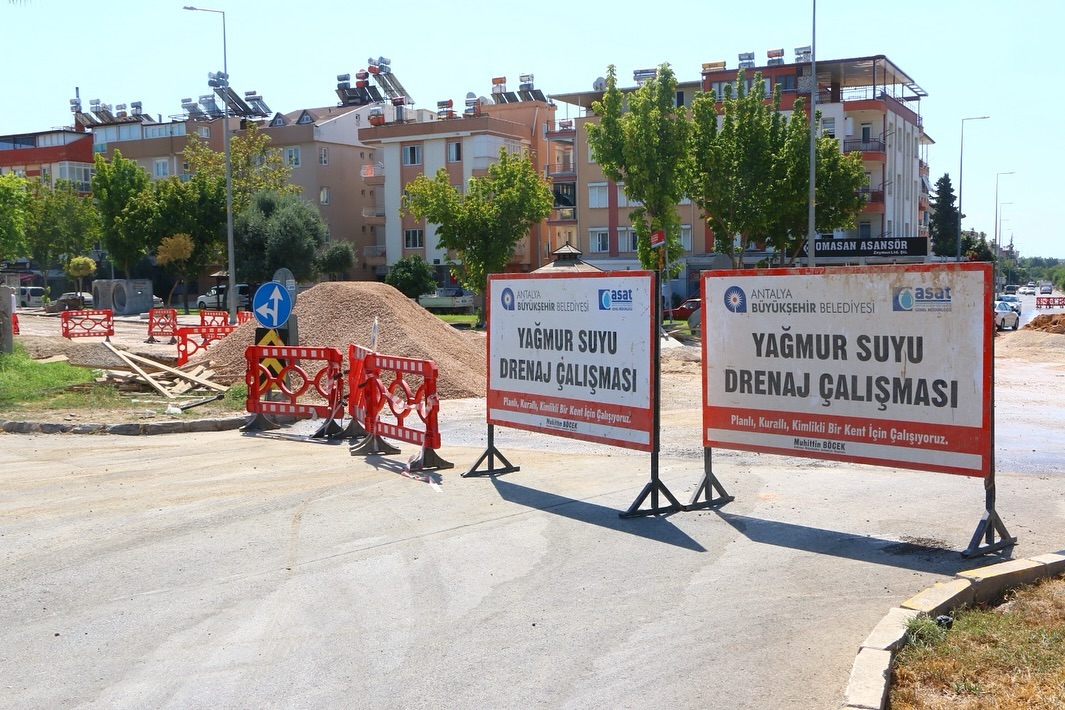 Yağmur suyu drenaj hattı çalışmalarına devam ediyoruz 

Kış aylarında yaşanabile