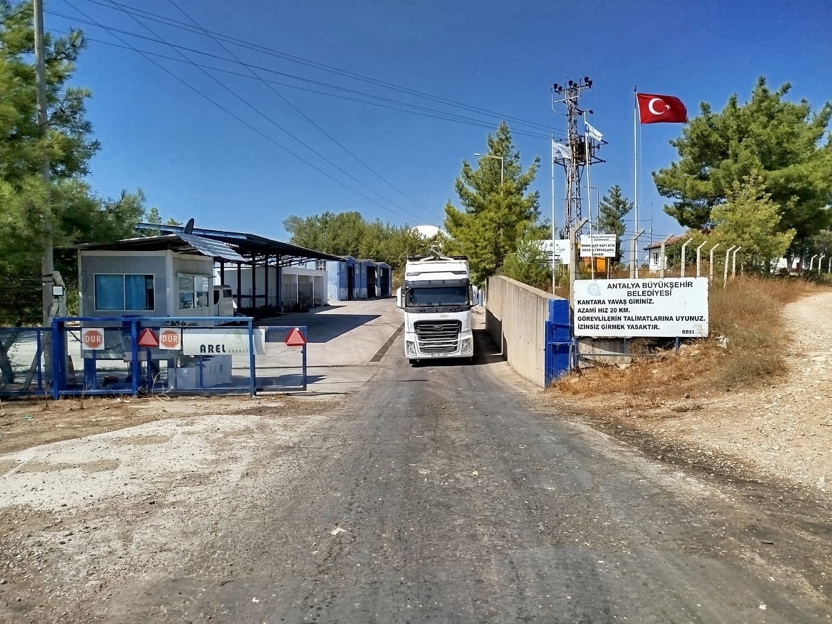 Manavgat Katı Atık Transfer Tesisi tam kapasite çalışıyor 

Antalya Büyükşehir B