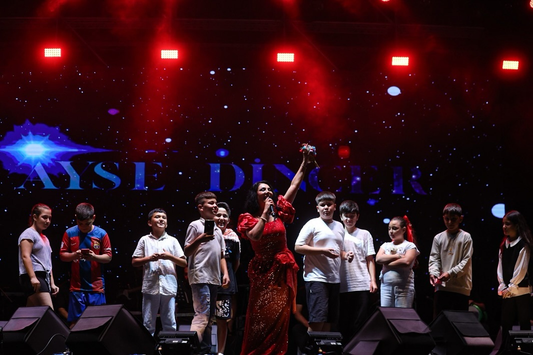 3. Uluslararası Antalya Yörük Türkmen Festivali’nin ilk gününde, ünlü sanatçı Ay