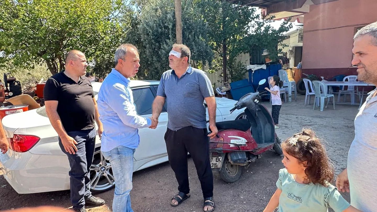 Aşağıoba Mahalle Muhtarımız Osman Tekin’e geçirdiği trafik kazası nedeniyle Başk…