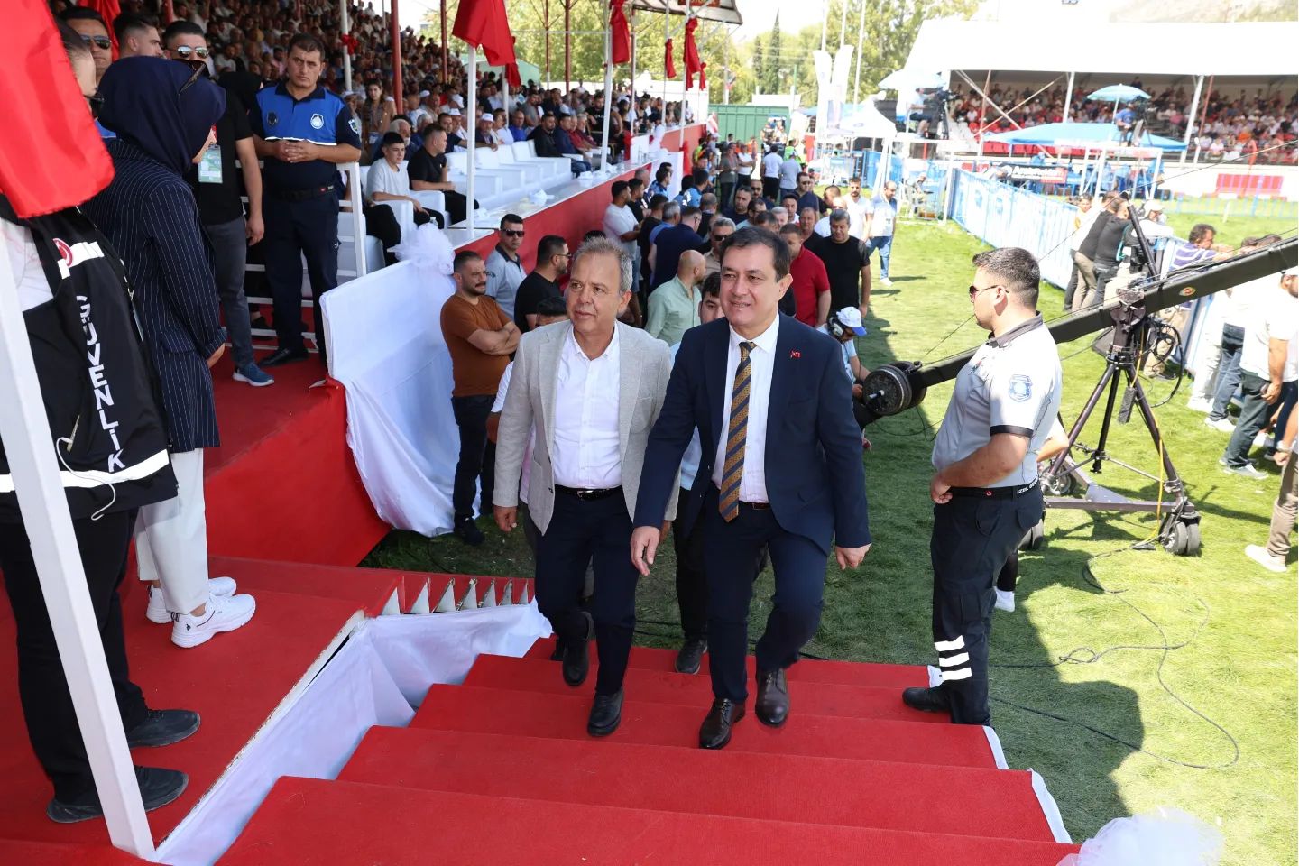 CHP İl Başkanımız Nail Kamacı, Antalya Büyükşehir Belediye Başkanımız Muhittin B…