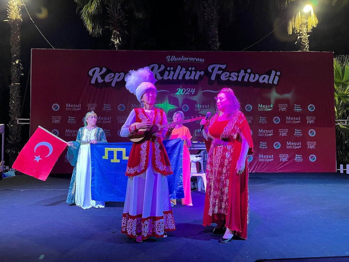 Kepez Kültür Festivali’nde bu akşam Türk Dünyası ve 90’lar Gecesi vardı. Etkinli