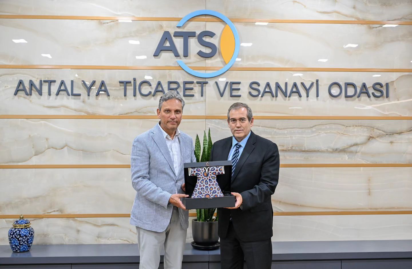 Yönetim Kurulu Başkanımız Yusuf Hacısüleyman, Yönetim Kurulu Üyelerimiz Hatice Ö