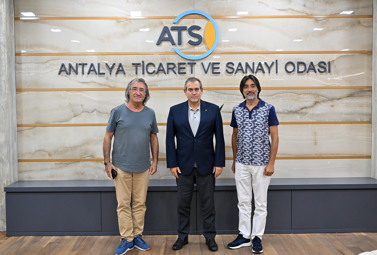 Yönetim Kurulu Başkanımız Yusuf Hacısüleyman’a, merhum Yönetim Kurulu Başkanımız