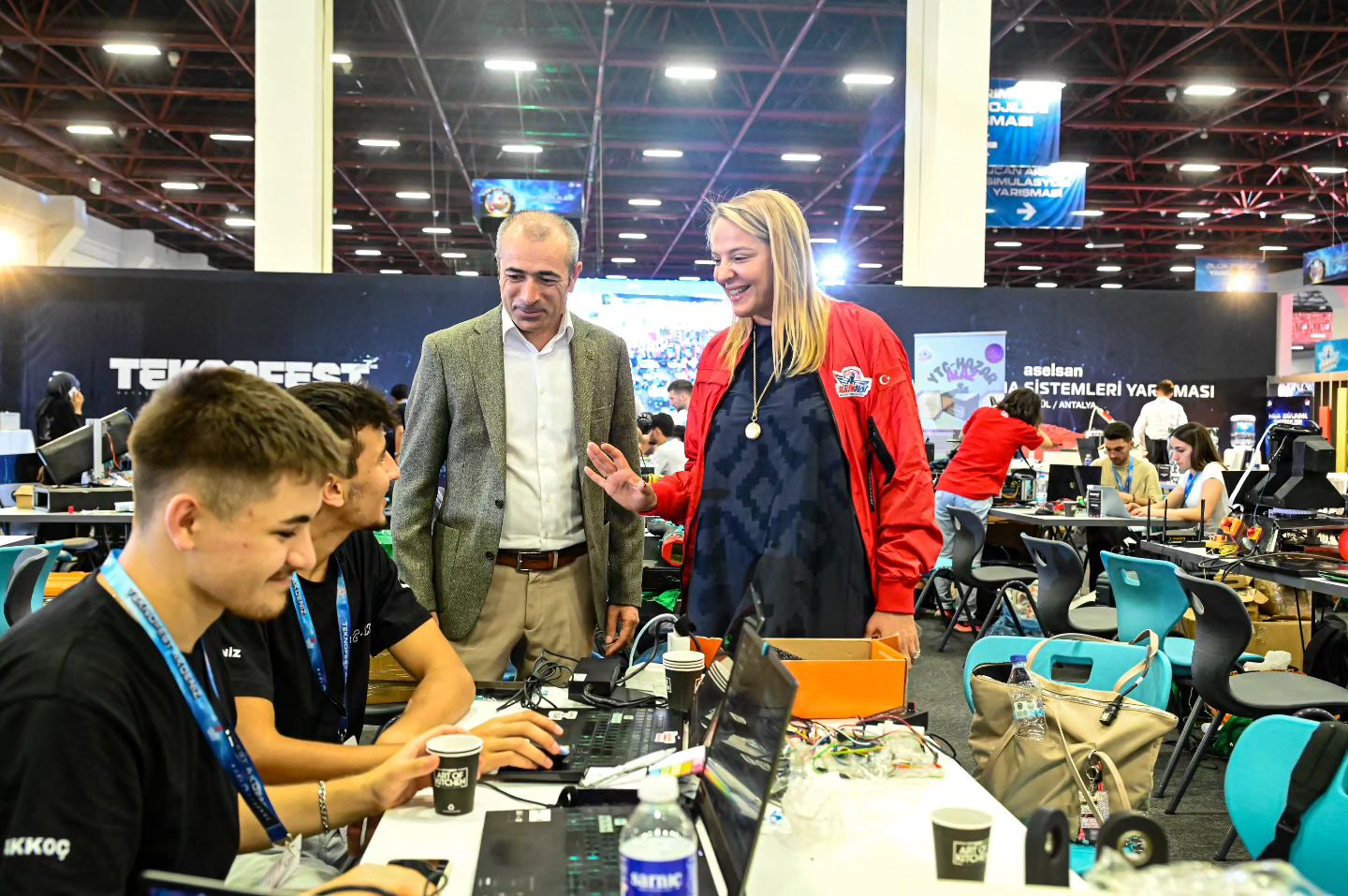 Yönetim Kurulu Üyelerimiz Hatice Öz ve Behçet Ülker, Türkiye’nin ilk ve tek hava