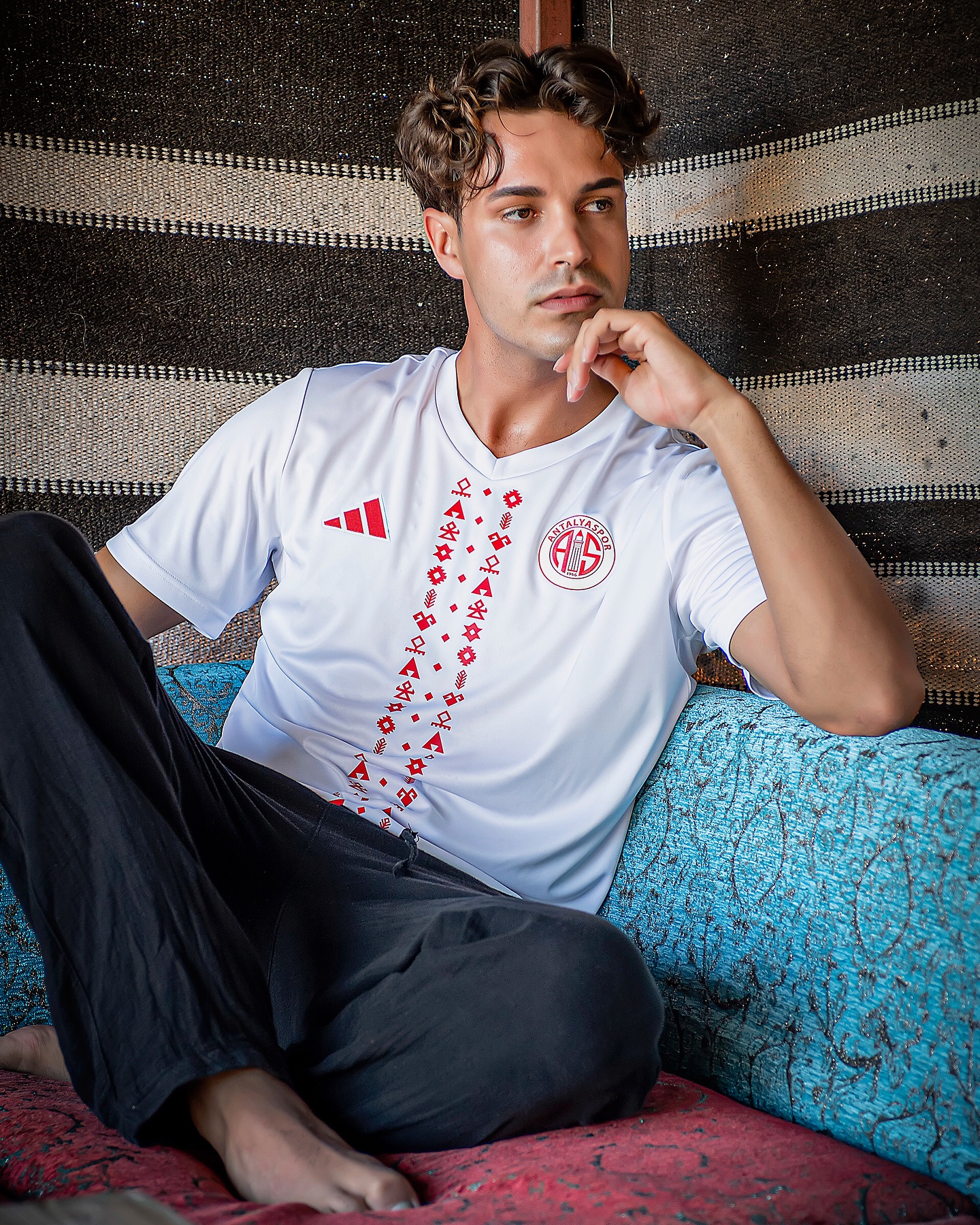 Çaykur Rizespor maçında “Yörük Geçidi” ile sahada olacağız. 

Satın almak için