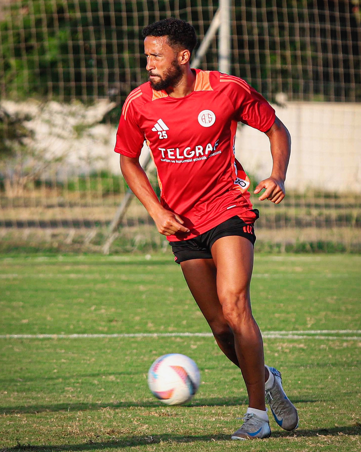 Takımımızın bugünkü antrenmanından kareler.