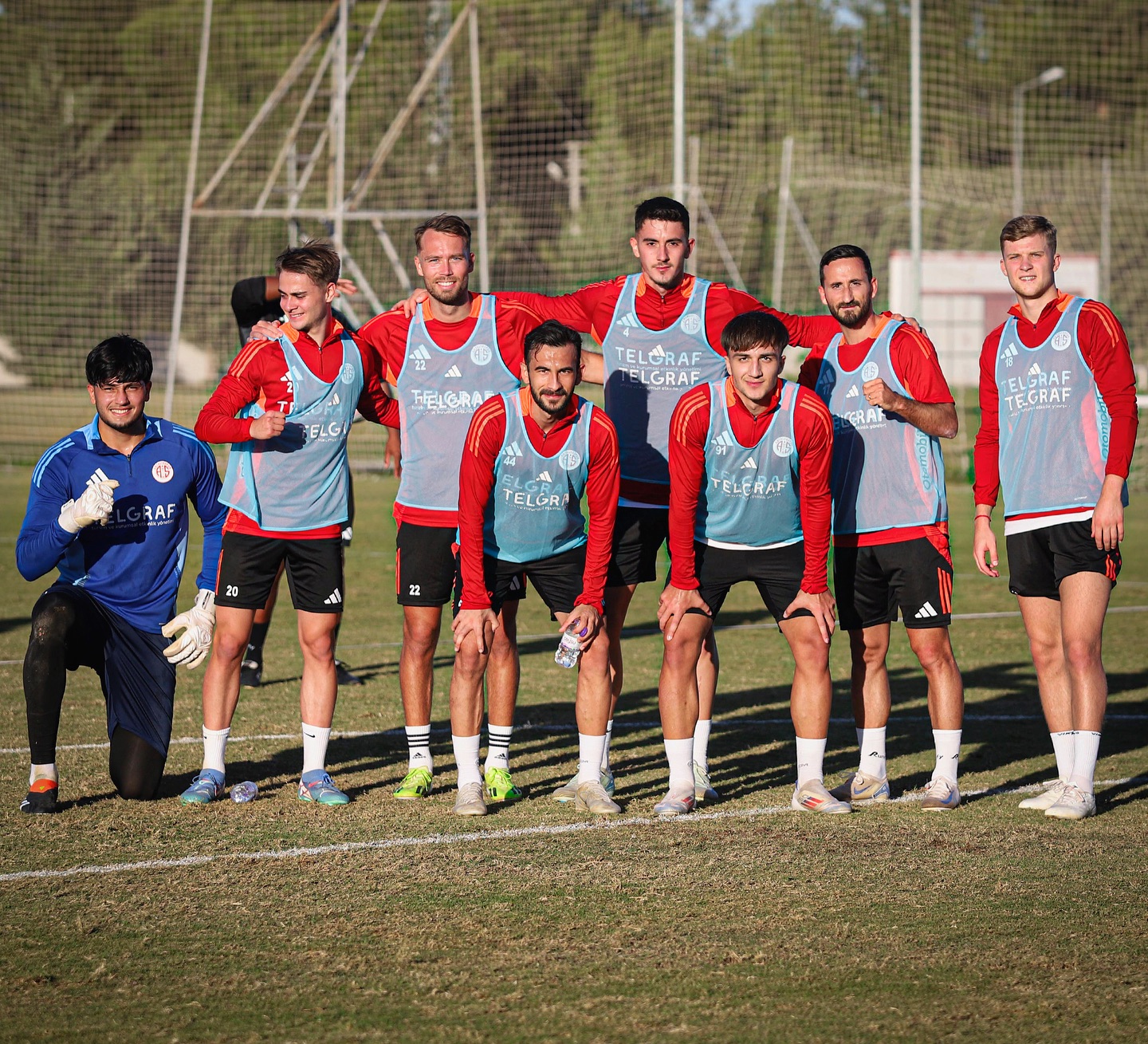 Akreplerimiz, deplasmanda Corendon Alanyaspor ile oynayacağı maçın hazırlıkların