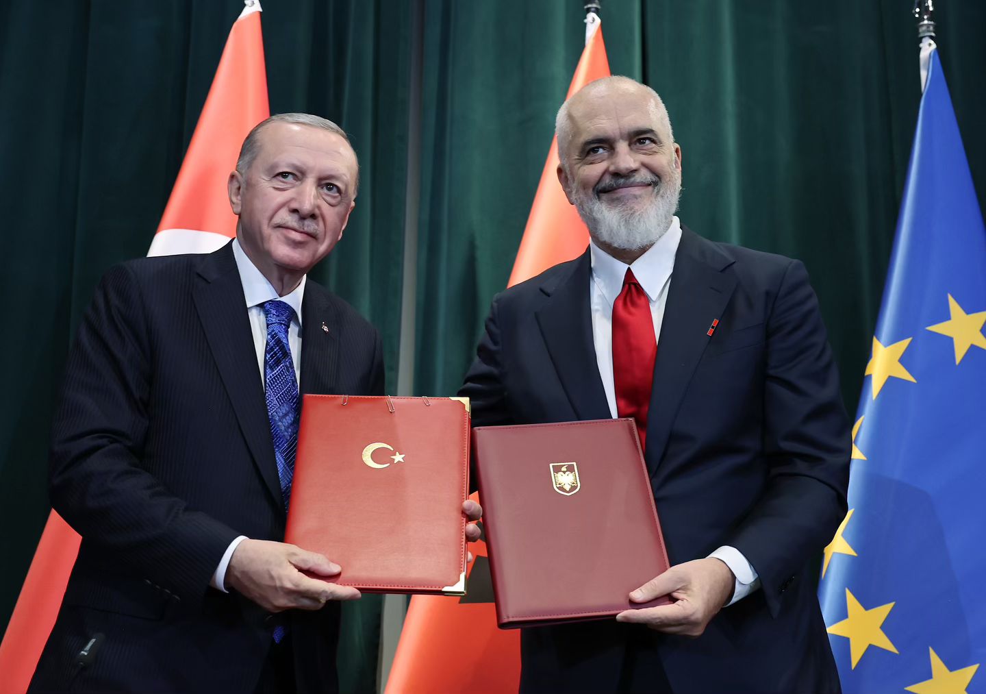 Cumhurbaşkanımız Recep Tayyip Erdoğan, Arnavutluk Başbakanı Rama düzenlediği ort