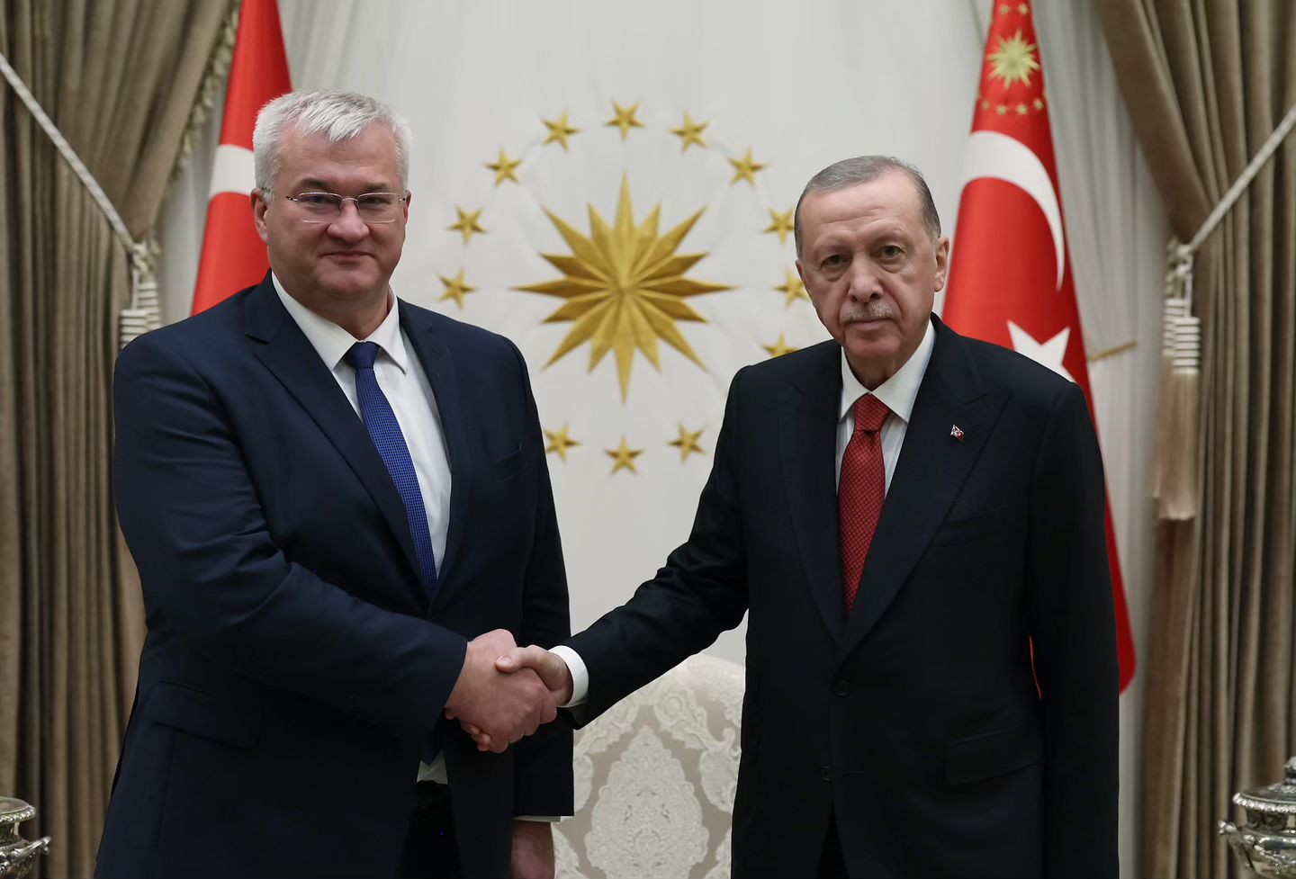 Cumhurbaşkanımız Recep Tayyip Erdoğan, Ukrayna Dışişleri Bakanı Andrii Sybiha’yı