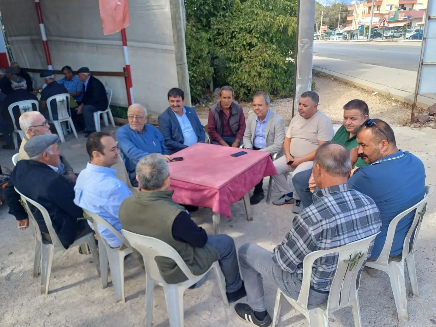 Nebiler Mahallemizde CHP İlçe Başkanımız Veli Çot, Belediye Başkan Yardımcımız Ö…