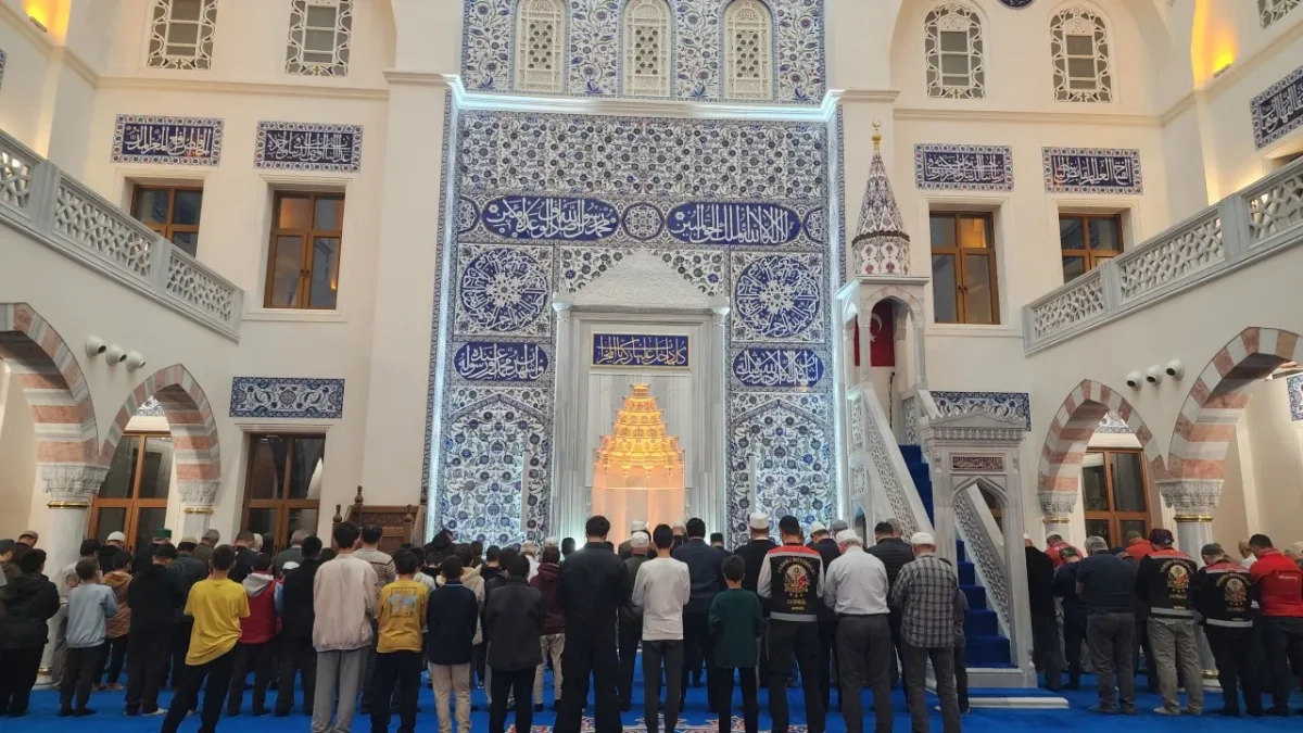 İl Müftüsü Aydın Yığman Konyalılar Camii’nde Sabah Namazı Buluşmasında Cemaatle Bir Araya Geldi - Detay Görsel 3