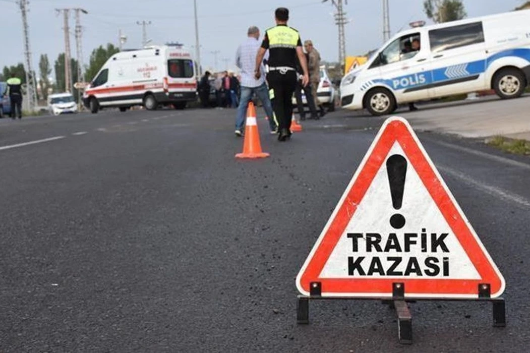 Antalya Kumluca’da araçtan mucize kurtuluş!