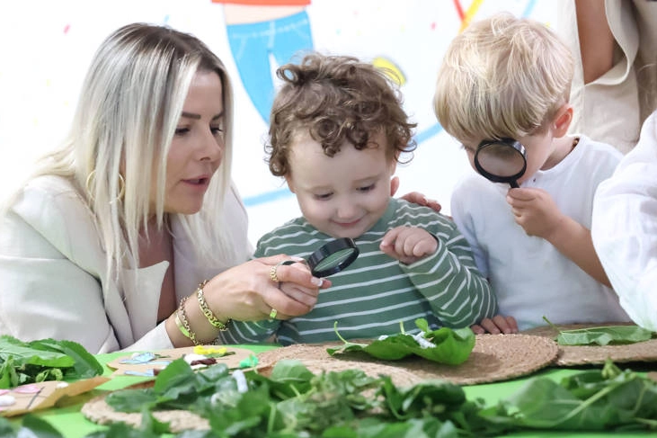 Antalya’da çocuklar ipekböceği ile tanışıyor