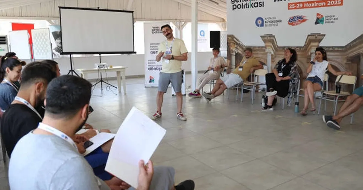 Antalya’da belediyeler arası gençlik buluşması