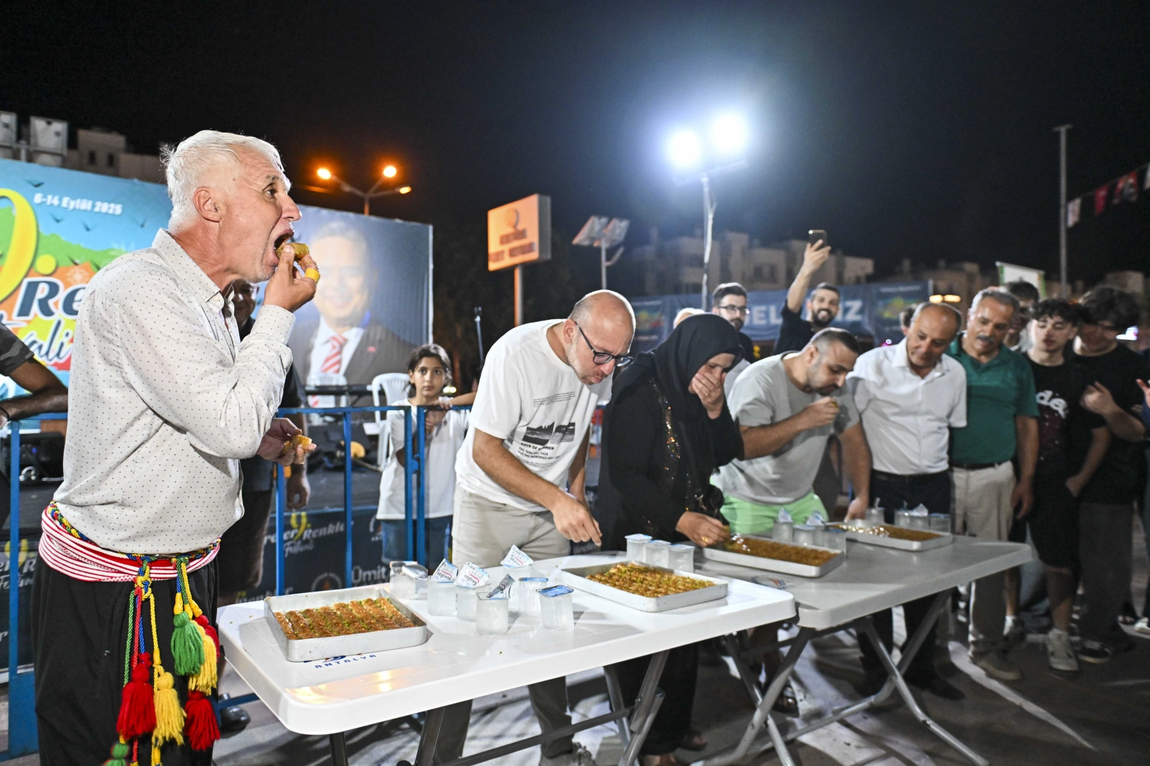 Antalya Muratpaşa’da ‘Yöreler Renkler’e tatlı final
