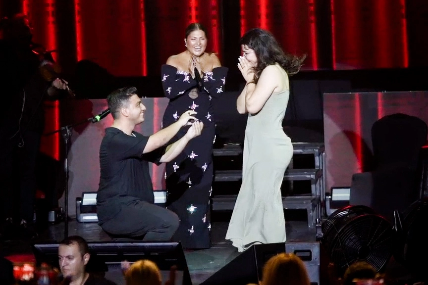 Sibel Can’ın sahnesinde unutulmaz teklif