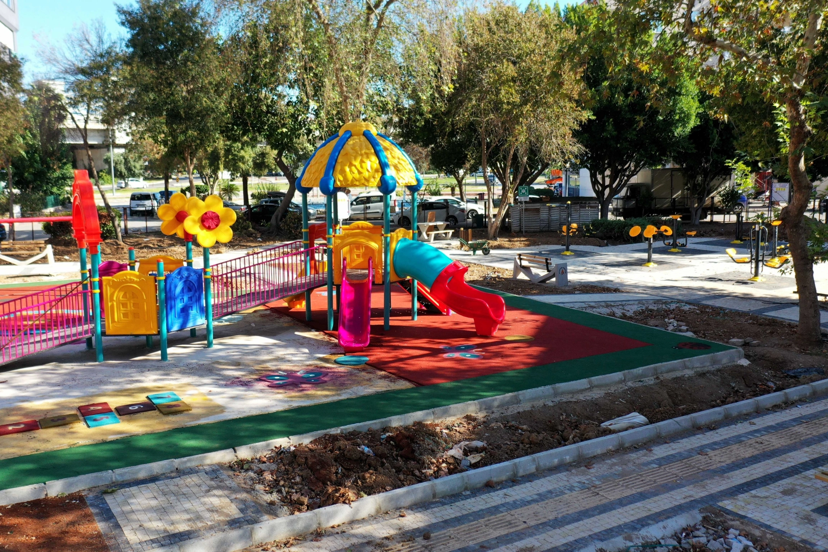 Antalya Muratpaşa’nın parkları yenileniyor