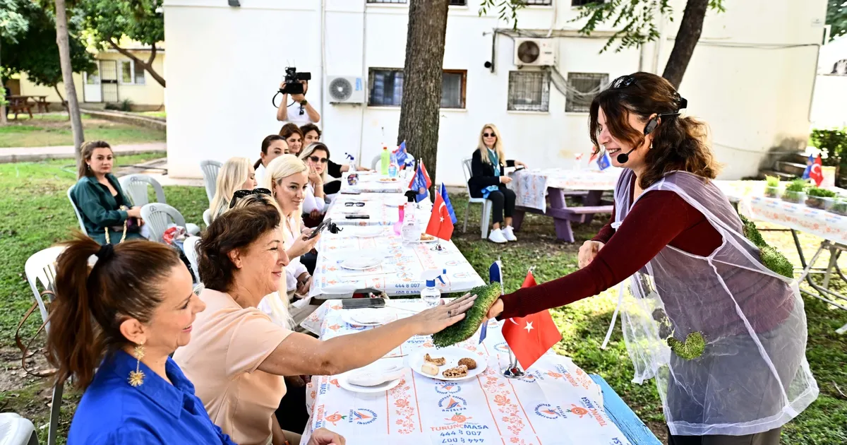 Antalya Muratpaşa’da mikro yeşilliklerle minyatür bahçeler