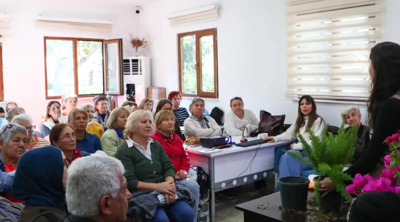 Antalya’da yaşlılara çiçek yetiştiriciliği ve bakım eğitimi