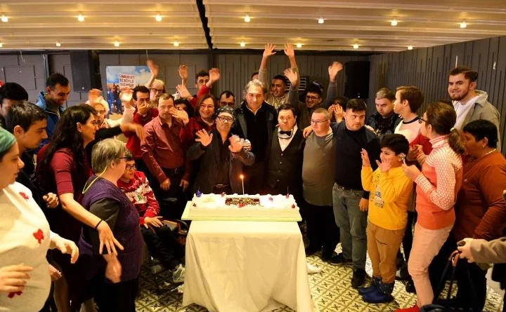 Antalya’da yeni yıla Engelsiz Kafe’de ‘merhaba’ dediler