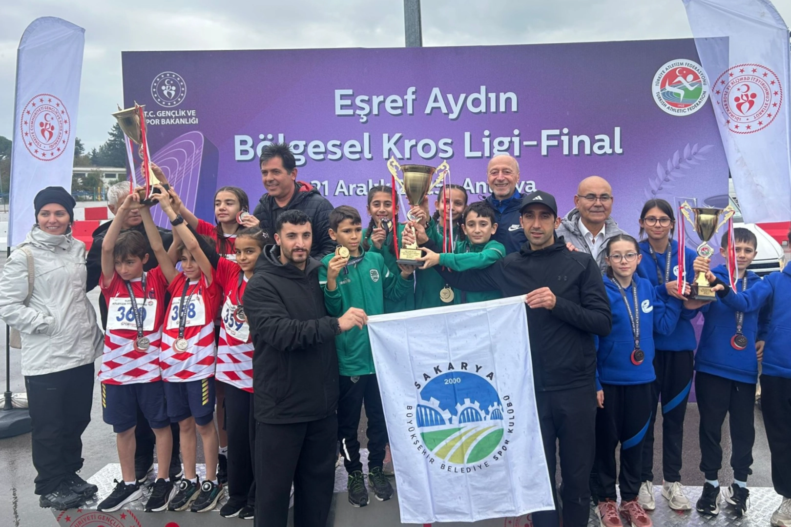 Sakarya Büyükşehir atletleri rekor kırıyor