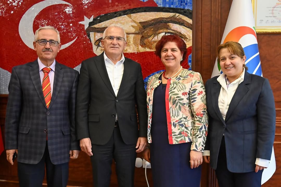 Kumluca'da Akademik Hizmet Tamamlandı: Dekan Öncel ve Heyeti Belediyeyi Ziyaret Etti