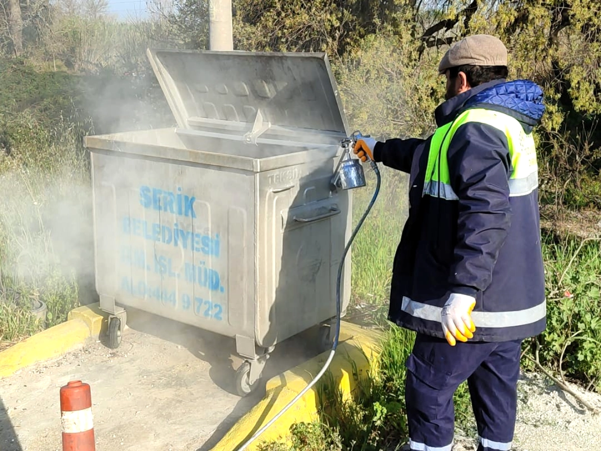 Serikte Çöp Konteynerleri İçin Temizlik ve Bakım Çalışmaları Başladı
