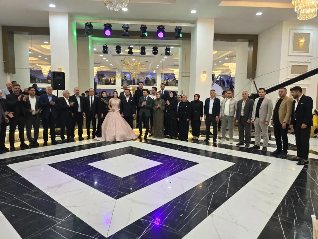 Antalya Aksu'da Büşra ve Doğukan'ın Nişanında Protokol Bir Araya Geldi