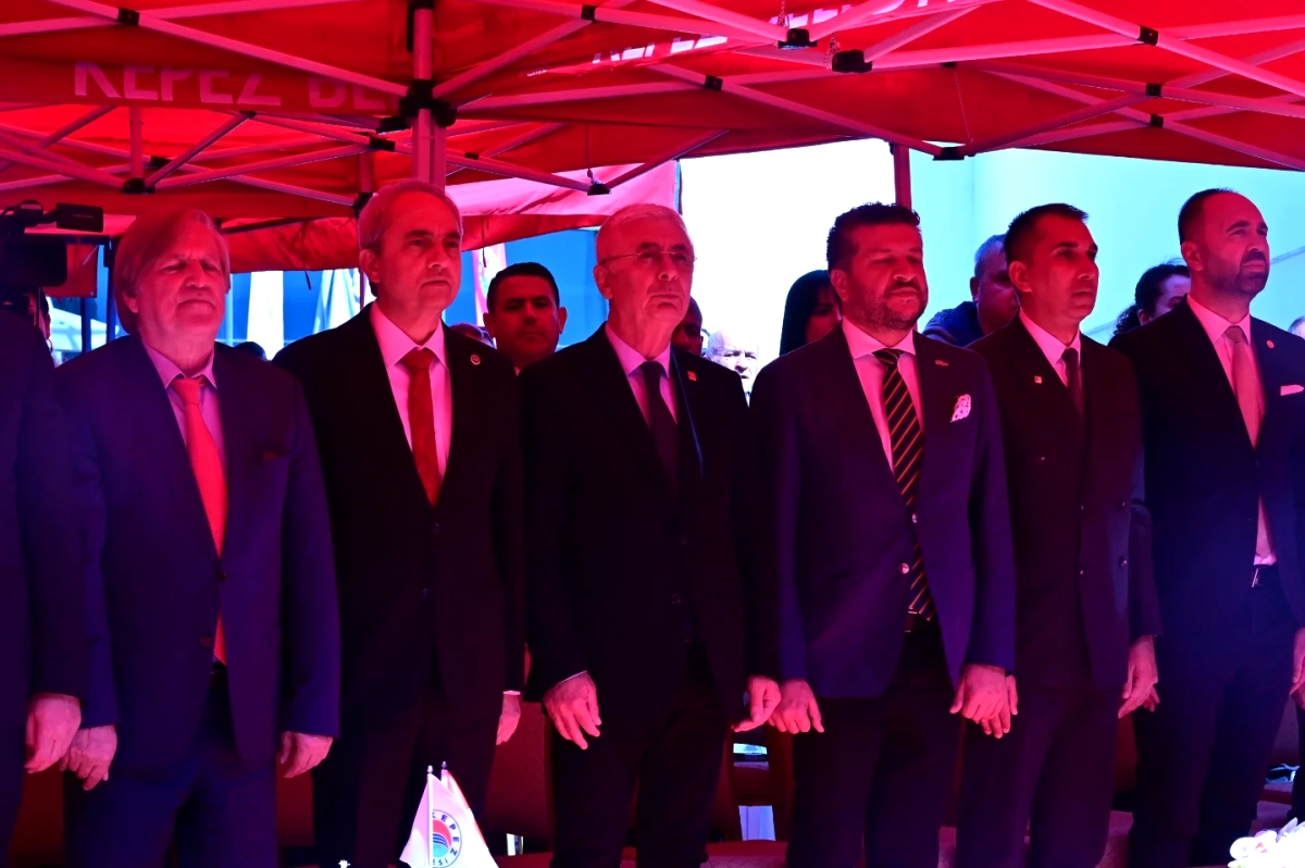 CHP Antalya İl Başkanı Nail Kamacı, Muratpaşa’da bir iş yeri açılışına katıldı