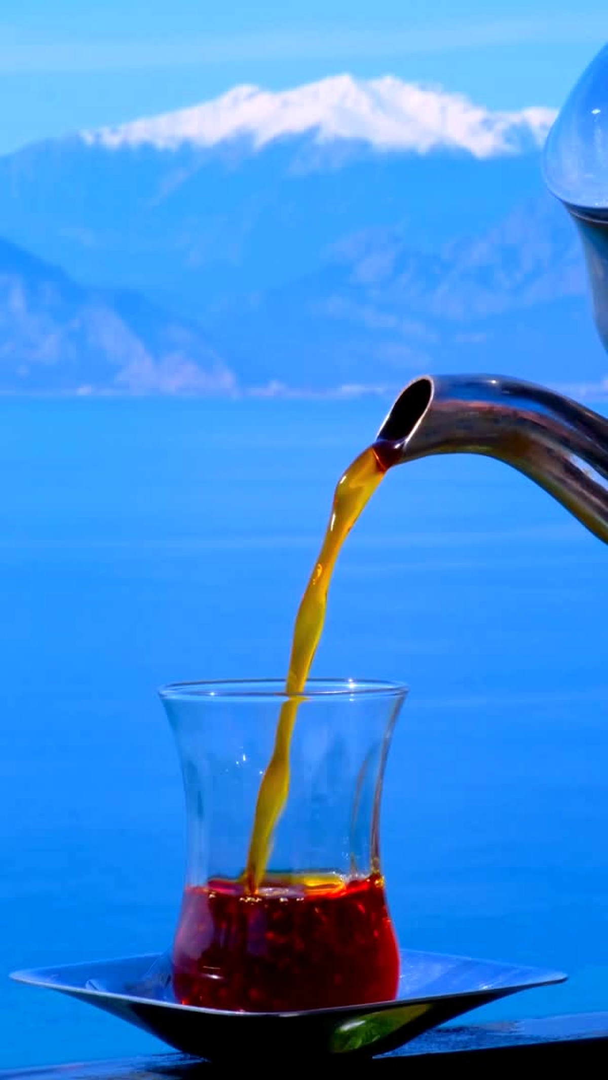 Muratpaşada Manzaralı Sosyal Tesislerde Sıcak Çay Keyfi